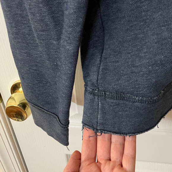 Hollister sweatshirt hoodie with kangaroo pocket - Picture 6 of 6